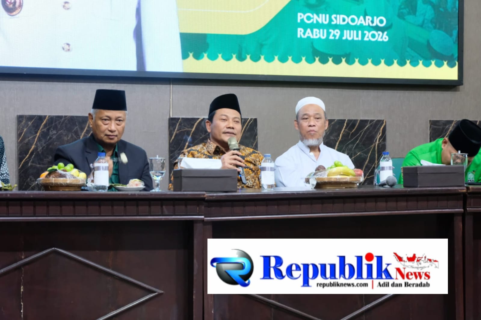 Foto : Bupati Sidoarjo,H.Subandi ketemu pengurus PCNU Sidoarjo.