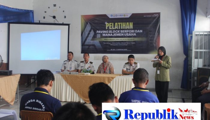 Dari Balik Jeruji Menuju Kemandirian, WBP Lapas Sidoarjo Dibekali Pelatihan Pembuatan Paving Blok dan Manajemen Usaha