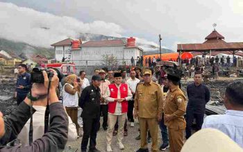 Sangat Mulia Hati Gubernur Aceh ‎ Mualem Perintahkan ketua Baitulmal Aceh Untuk Bantu warga Korban Kebakaran di Aceh Tengah