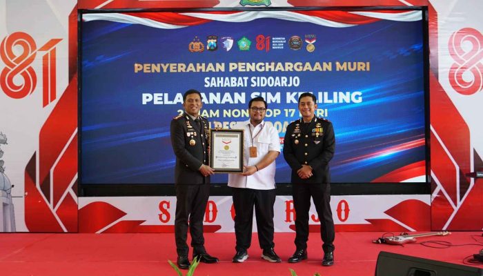 SIM Keliling Sahabat Sidoarjo 24 Jam Nonstop Raih Rekor MURI, Catat Pelayanan SIM Keliling Terlama