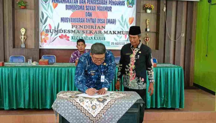 MAD Kecamatan Karas Resmikan Transformasi PNPM ke Bumdesma Sekar Makmur