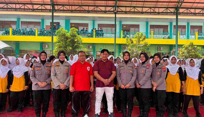 Polwan Goes to School, Edukasi Siswa SMPN 2 Krian tentang Bahaya Bullying, Narkoba dan Kekerasan