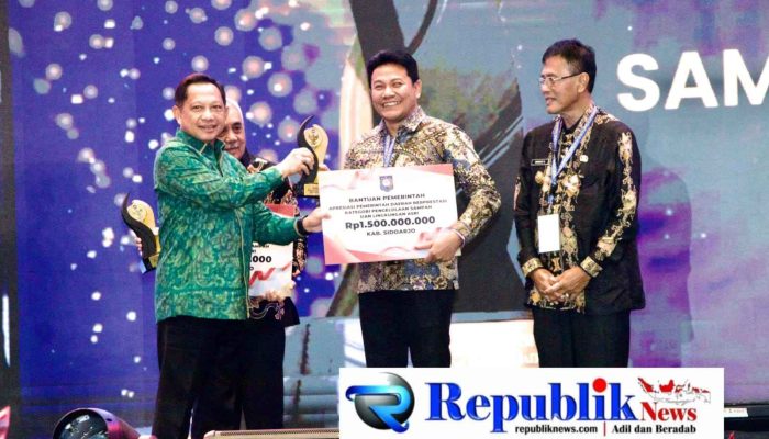 Bupati Subandi Terima Penghargaan dari Mendagri, Sidoarjo Raih Insentif Fiskal Rp1,5 Miliar