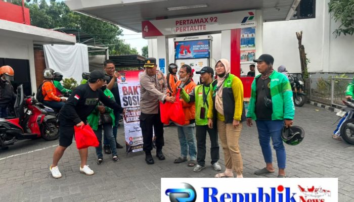 Polsek Kebomas Gandeng YALPK Group Gelar Baksos Ojol Gresik Sumringah Dapat Sembako dan BBM Gratis