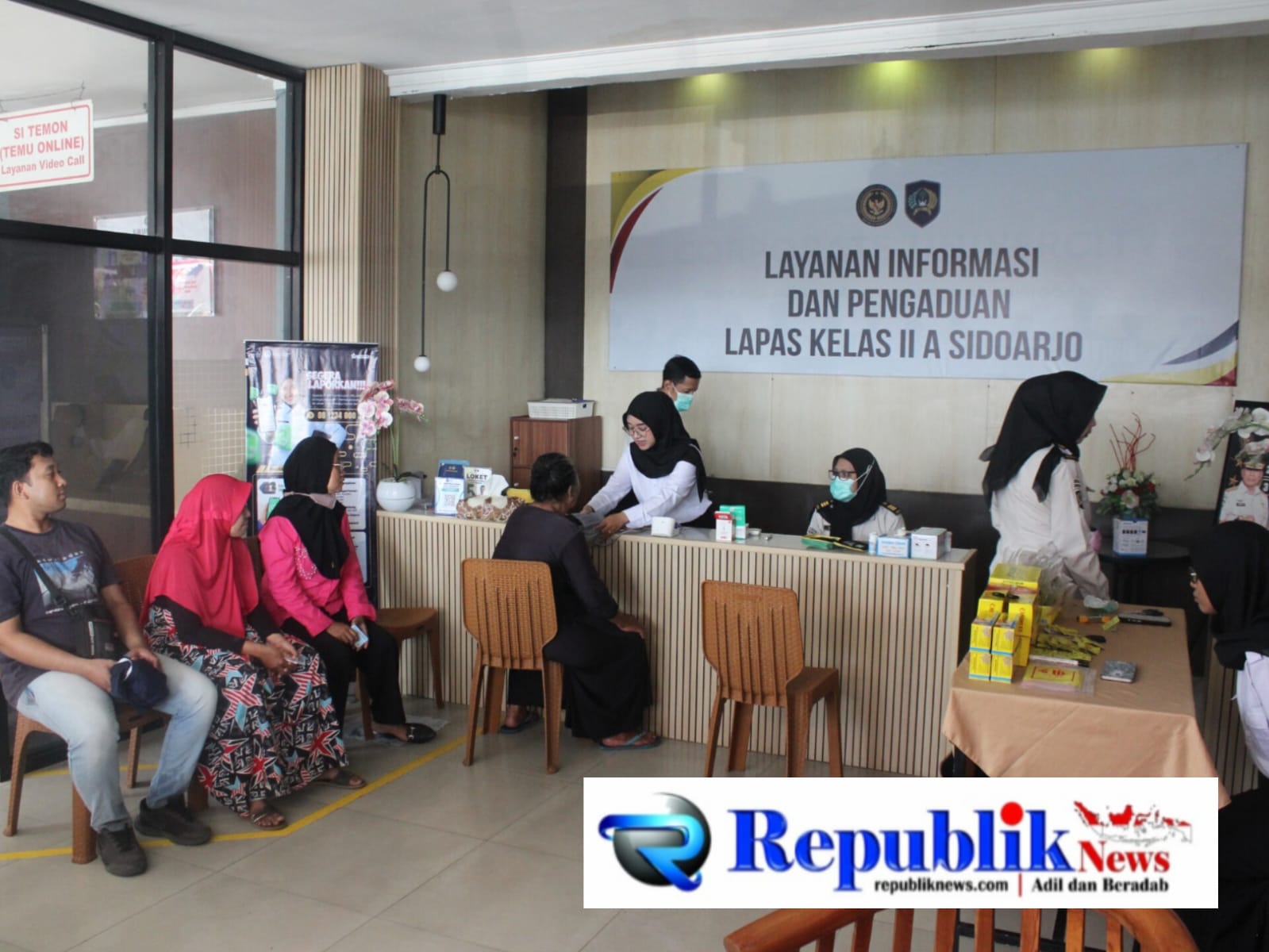 Foto : Menyambut HUT ke-81 kemerdekaan RI,Lapas IIA Sidoarjo gelar pemeriksaan gratis bagi masyarakat.