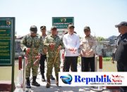 Foto : Komandan KOREM 084/BJ, Brigjen TNI Kohir dan Forkopimda kota Surabaya mengikuti rangkaian kegiatan Video Conference.