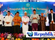 Foto : Bupati Sidoarjo menghadiri pengajian Akbar dan doa bersama HUT kemerdekaan RI ke-81.