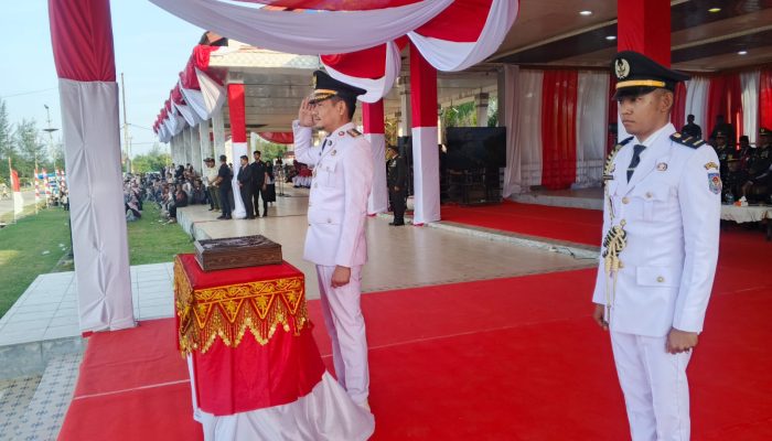 T Zainal Abidin Pimpin Upacara Penurunan Bendera Merah Putih HUT RI Ke-81