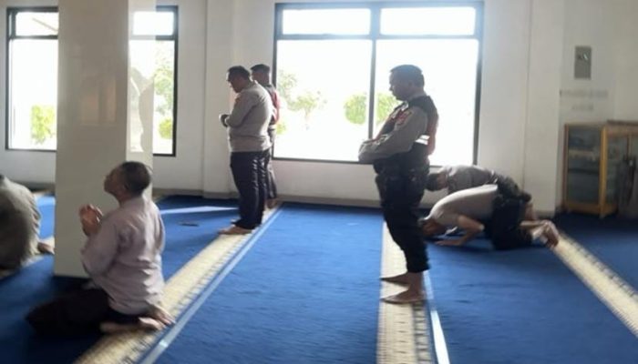 Perkuat Pembinaan Rohani dan Mental, Personel Polres Lampung Utara Rutin Laksanakan Salat Duha Usai Apel Pagi