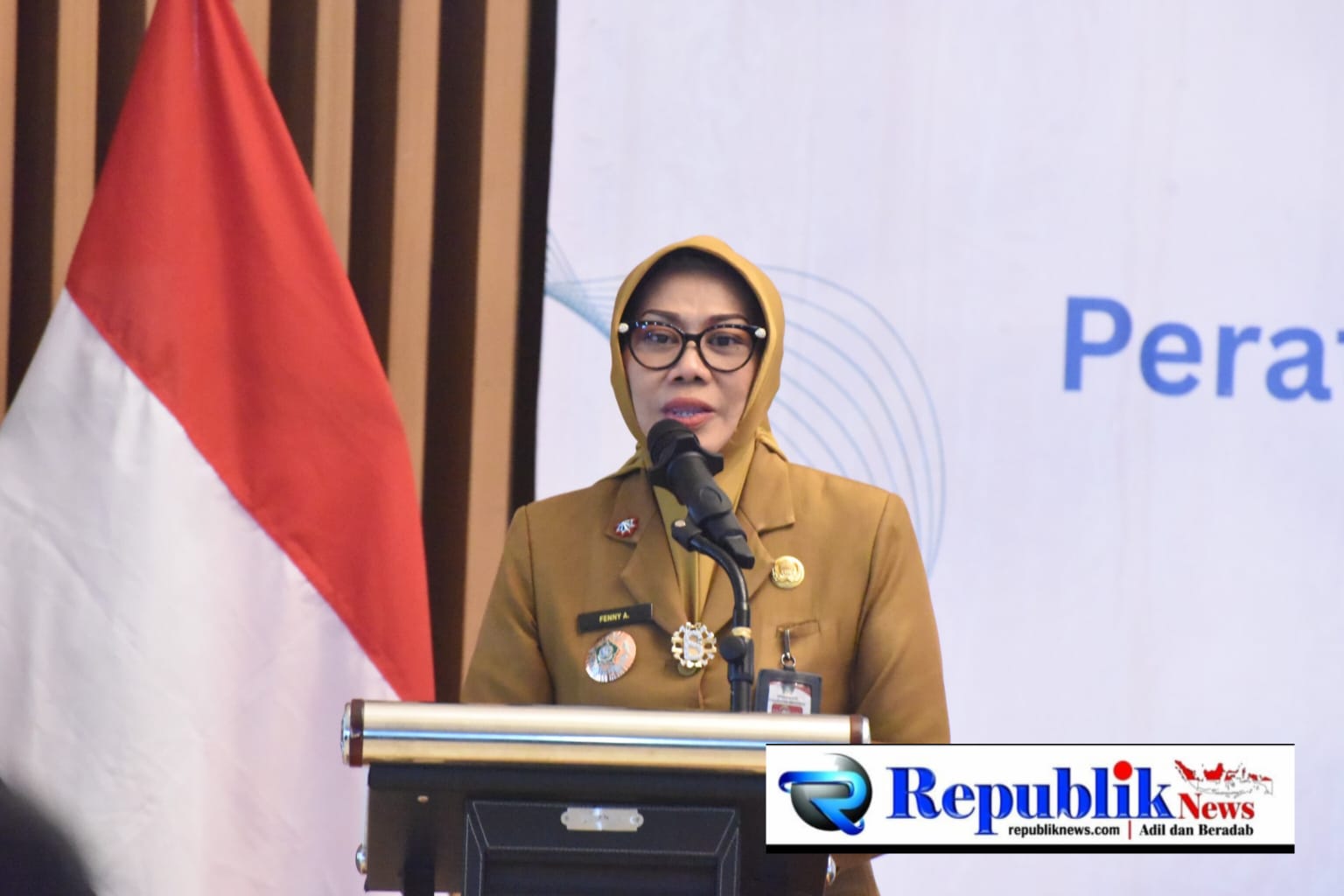 Foto : Sekretaris Daerah kabupaten Sidoarjo,Fenny Apridawati menghadiri sosialisasi peraturan bupati Sidoarjo.