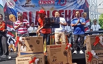 Semarak HUT RI ke – 81 , Ratusan Warga RW 13 . perumahan Surya Citra Residence Antusias Ikuti Jalan Sehat Kemerdekaan