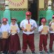 SDN 02 GAPURA KOTABUMI BAGIKAN HADIAH KEPADA SISWA SISWI PEMENANG LOMBA HUT RI KE 81