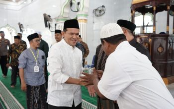 Wagub Dek Fadh Hadiri Maulid Bersama Ratusan Anak Yatim di Teupin Raya