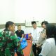 Bupati Hamartoni Jenguk Dua Anggota Reskrim Lampura di RS Handayani