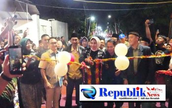 Foto : Wabup Sidoarjo resmikan Gapura Megah Desa Jogosatru.