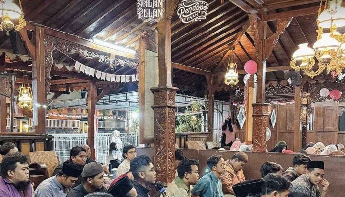Bertumbuh di Tengah Riuh Kehidupan : Cara Anak Muda Menemukan Arah, Makna, dan Tujuan Hidup