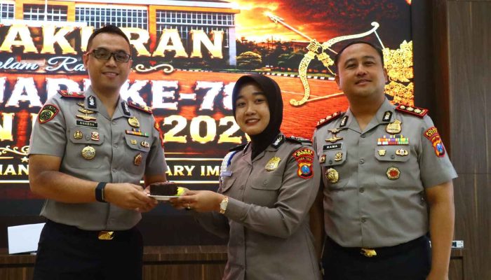 Tasyakuran HUT Polwan ke-78, Kapolres Gresik Ingatkan Profesionalisme dan Etika Bermedia Sosial