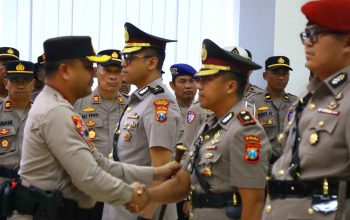 Kapolres Gresik Pimpin Sertijab PJU dan Kapolsek, 14 Personel Bergeser
