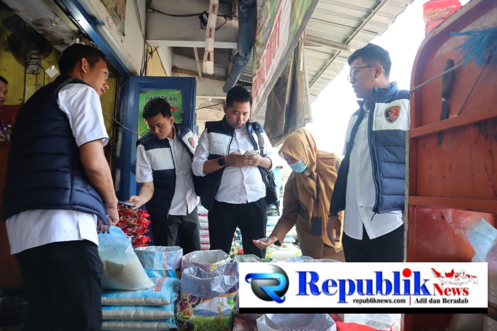 Foto : Satgas Polresta Sidoarjo sidak pasar.