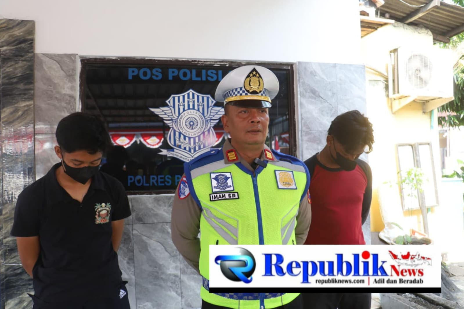 Foto : Polres pelabuhan Tanjung Perak beri sangsi tilang pengemudi truk ugal-ugalan yang viral di Tik Tok.