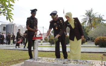 Kajari Aceh Timur Ibsaini Pimpin Ziarah Makam Pahlawan di Hari Lahir Kejaksaan RI ke-81