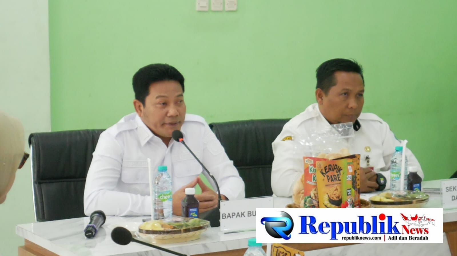 Foto : Bupati Sidoarjo,H.Subandi mengunjungi kantor Dinkes.