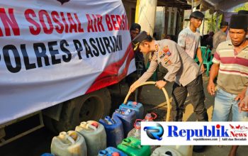 Kapolres Pasuruan Salurkan Bantuan Air Bersih dan Sembako untuk Warga Kedungrejo