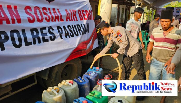 Kapolres Pasuruan Salurkan Bantuan Air Bersih dan Sembako untuk Warga Kedungrejo