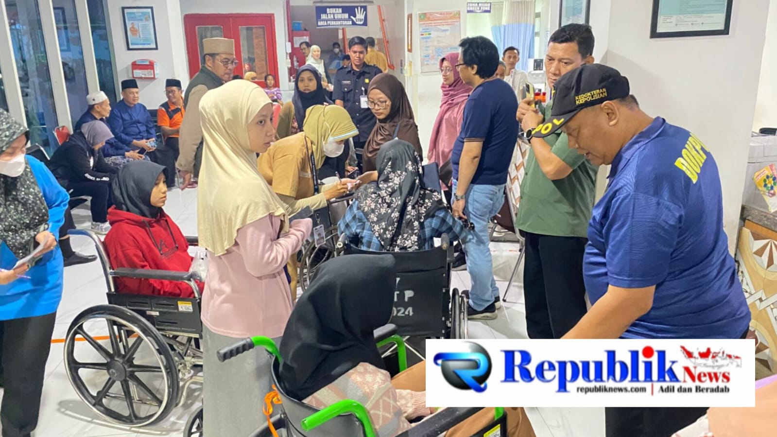 Foto : Tim Dokkes Polresta Sidoarjo cek kesehatan ratusan santri di Tanggulangin.