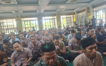 Polisi dan Masyarakat Doakan Kesembuhan Santri Ponpes Manbaul Hikam