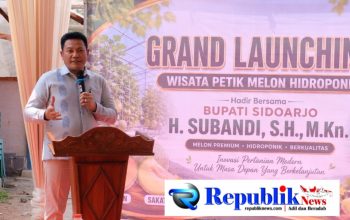 Foto : Bupati Sidoarjo,H.Subandi meresmikan Wisata Petik Melon Hidroponik.