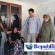 Bupati Subandi Serahkan Tiga Kursi Roda untuk Warga Wonoayu, Dorong Akses Kesehatan dan Pemulihan