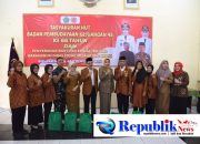 Foto : Pemkab serahkan bantuan sembako kepada 300 janda perintis kemerdekaan dan Warakawuri.