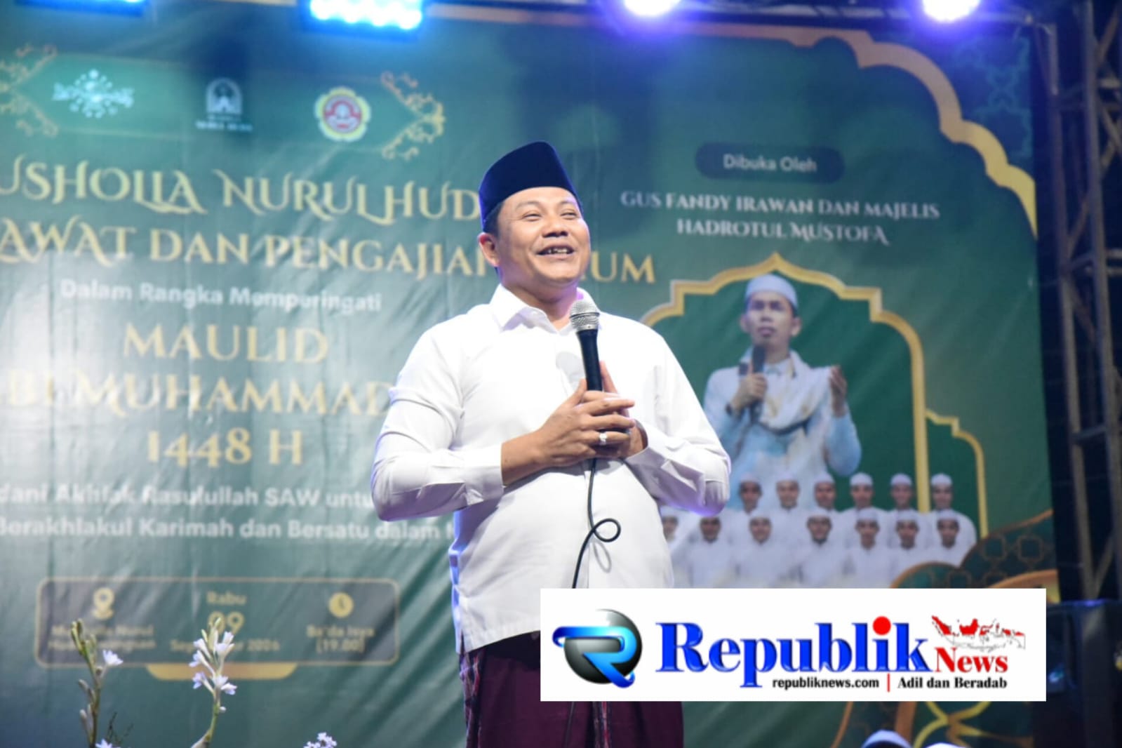 Foto : Bupati Sidoarjo,H.Subanfi memberi kabar gembira kepada warga Sedati bahwa : RSUD rampung 2027 dan betonisasi jalan bertahap hingga Pepe.