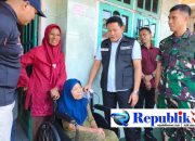 Foto : Bupati Subandi salurkan bantuan kursi roda dan renovasi RTLH di Krembung Prambon.