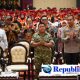 Foto : Kasipers Kasrem 084/BJ Letkol Arm Drs.Syafei mewakili Ndanrem 084/BJ menghadiri acara Pengukuhan Mahasiswa Angkatan V Tahun dan Wisuda pertama Mahasiswa UPN veteran Jatim.