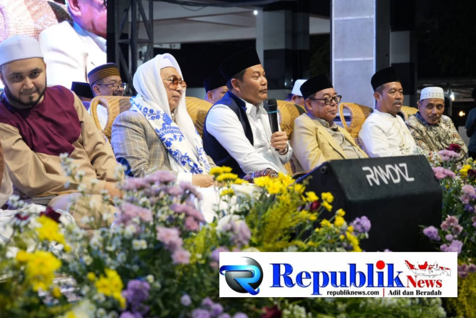 Foto : Bupati Subandi apresiasi kerukunan warga Sidoarjo dengan peringatan Maulid Nabi.
