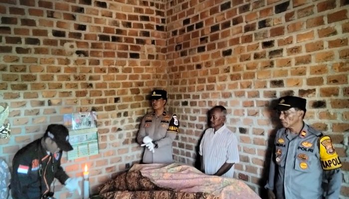 Evakuasi Korban Petani 80 Tahun Tewas Terbakar Saat Bakar Lahan, Polres Lampung Utara Imbau Warga Tak Buka Lahan Dengan Cara Dibakar
