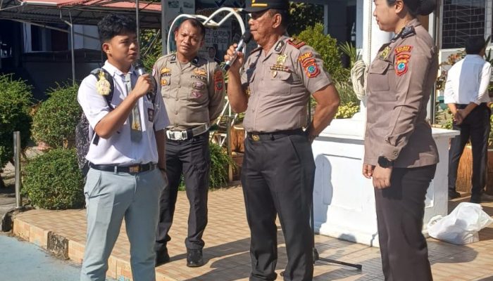 ‎Polisi Hadir Ditengah Pelajar, Kapolsek Maesa AKP Tuegeh Darus, S.Sos., “Jangan Senior Tindas Junior”