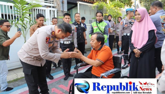 Sentuh Hati! Aksi Cepat Polres Gresik Selamatkan Ekonomi Keluarga Driver Ojol Korban Kecelakaan
