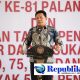 Foto : Bupati Sidoarjo,H.Subandi menyerahkan penghargaan kepada pendonor darah di Pendopo Delta Wibawa Sidoarjo.
