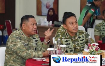Foto : Ndanrem 084/BJ Brigjen TNI Kohir menghadiri kegiatan upacara dan donor darah di Makodim 0817/Gresik