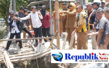 Sidak Jembatan Candinegoro, Wabup Mimik Temukan Deviasi Keterlambatan 28 Persen