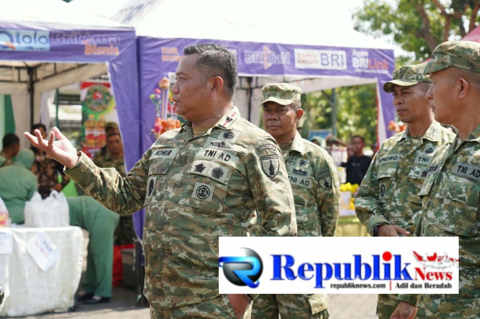 Foto : Dari bazar murah,pesan Danrem 084/BJ, Brigjen TNI Kohir menggema: TNI tidak boleh jauh dari rakyat.