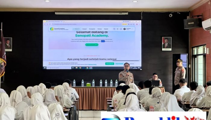Kenalkan Teknologi AI, Polres Pasuruan Edukasi Ratusan Pelajar SMAN 1 Purwosari