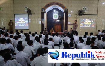 Foto : Polresta Sidoarjo masuk sekolah,tanamkan sadar hukum pada pelajar dan cegah radikalisme.