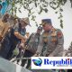 Polres Blitar Salurkan Bantuan Air Bersih dan Sembako bagi Warga Terdampak Kekeringan