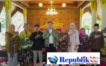 Foto : Bupati Sidoarjo,H. Subandi menggelar festival kesenian Festival gamelan Kahuripan ke empat di Pendopo Delta Wibawa.