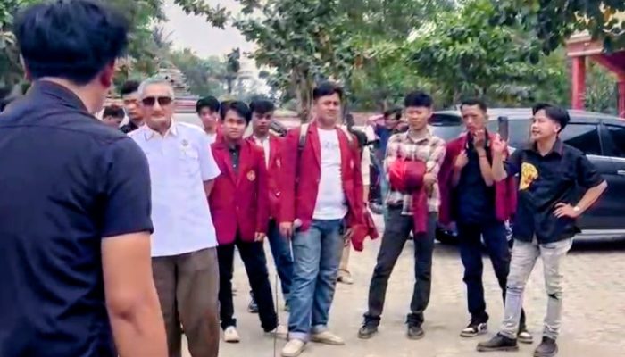 Puluhan Mahasiswa FHIS UMKO Lampura Gelar Aksi Dikampus