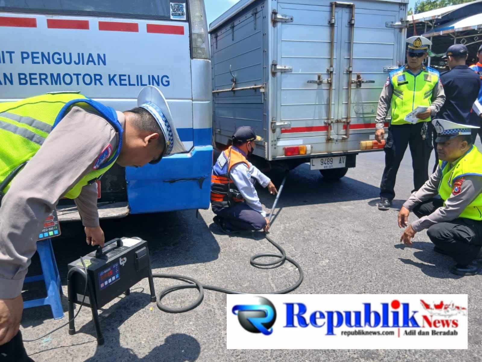Foto : Polres pelabuhan Tanjung perak tingkatkan kepatuhan dan tekan polusi melalui operasi gabungan.